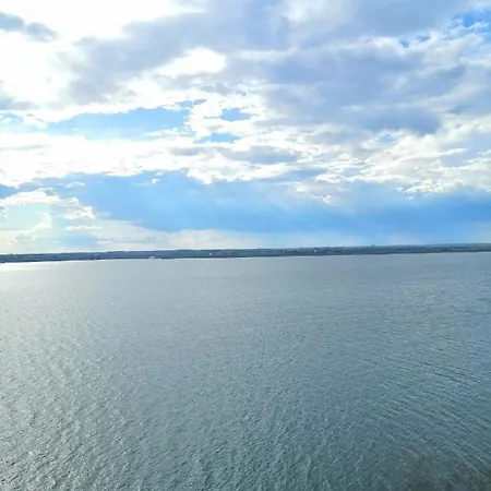 Apartment Spatios Cu 2 In Centrul Statiunii -73mp - ! Mamaia