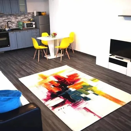 Spatios Cu 2 In Centrul Statiunii -73mp - !